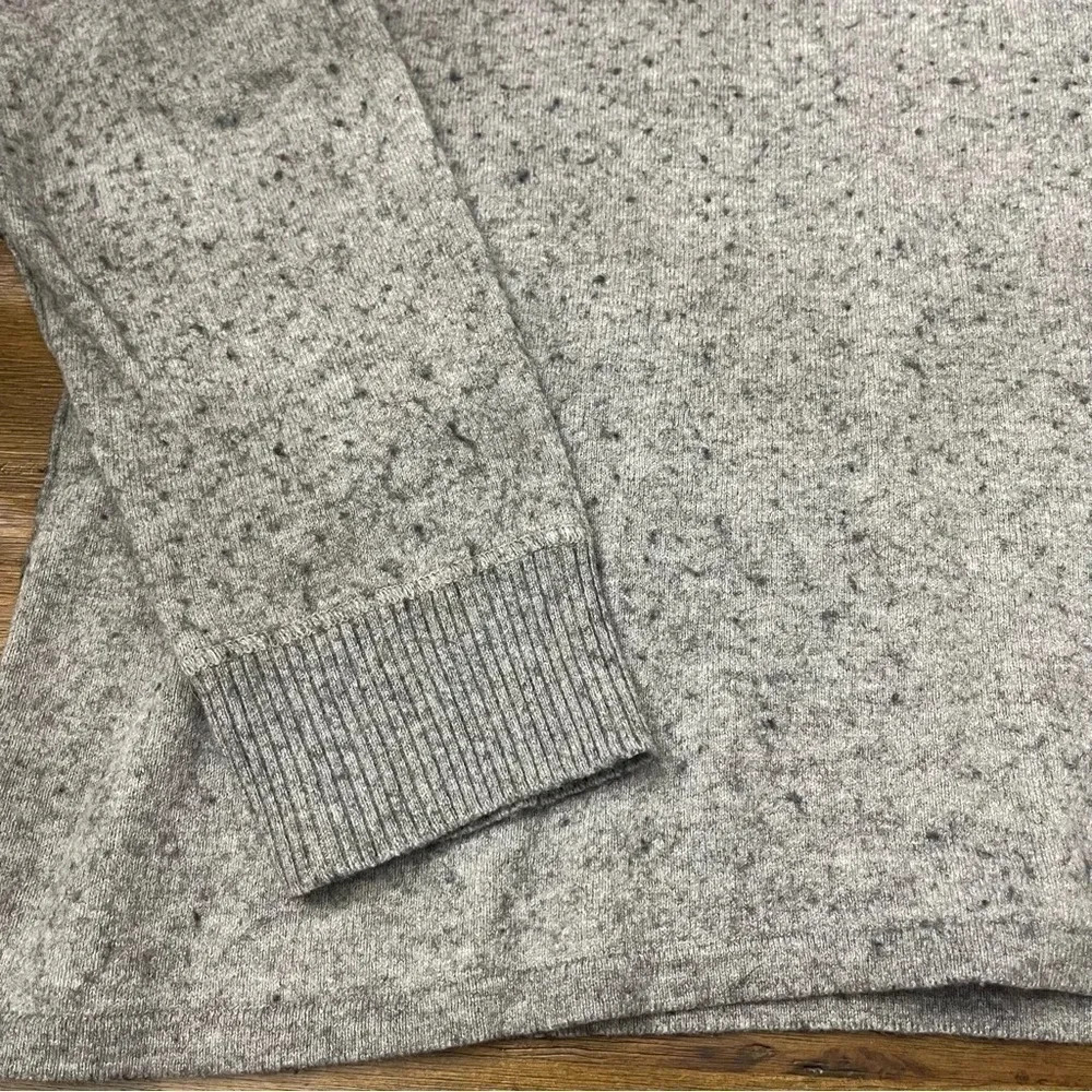 Men’s The North face quarter zip pullover sweater. Heather gray, size L. EUC. - Picture 4 of 9